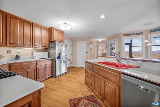 640 EXPLORERS RD, Charlottesville, VA 22911