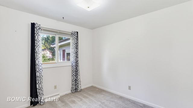 2450 Yellowstone Street, Saginaw, MI 48603