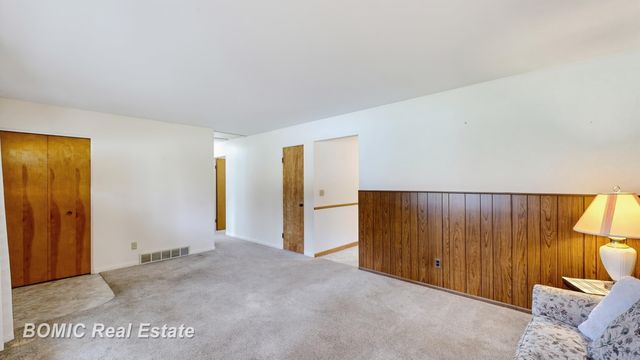 2450 Yellowstone Street, Saginaw, MI 48603