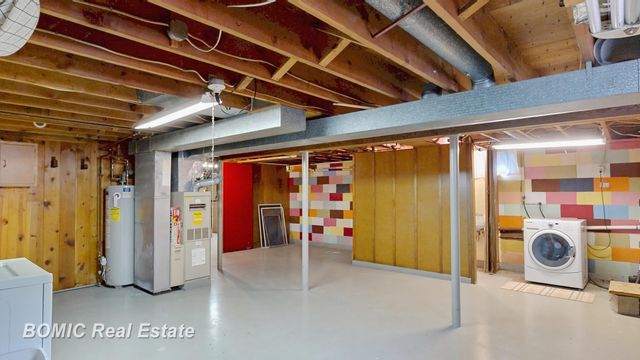 2450 Yellowstone Street, Saginaw, MI 48603