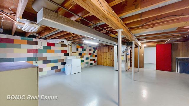 2450 Yellowstone Street, Saginaw, MI 48603