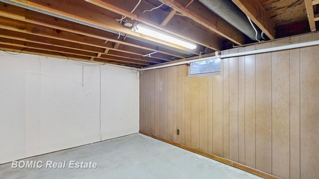 2450 Yellowstone Street, Saginaw, MI 48603