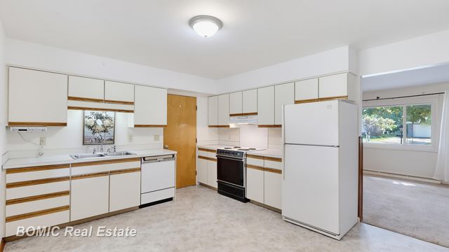 2450 Yellowstone Street, Saginaw, MI 48603