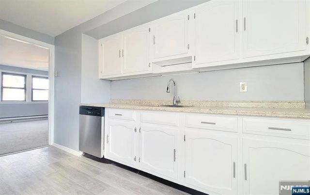 592 Beverly Road 2nd floor, Teaneck, NJ 07666