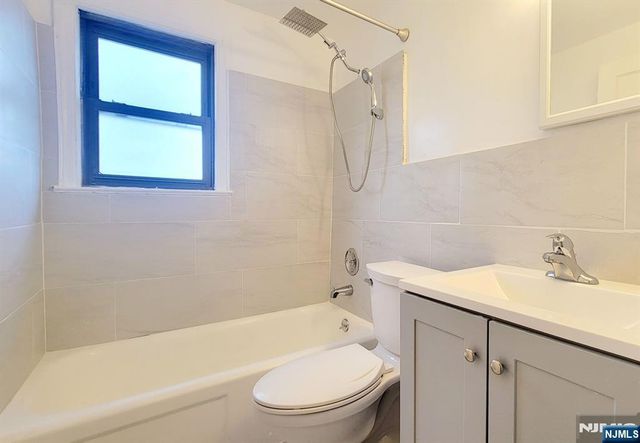 592 Beverly Road 2nd floor, Teaneck, NJ 07666