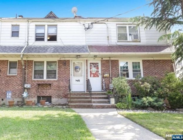 592 Beverly Road 2nd floor, Teaneck, NJ 07666