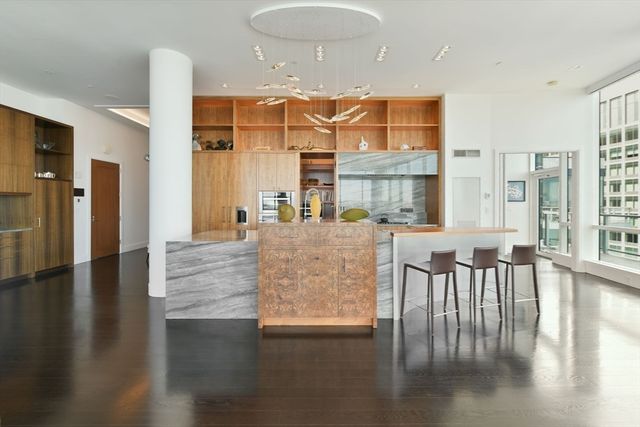 50 Liberty PH-2A, Boston, MA 02210