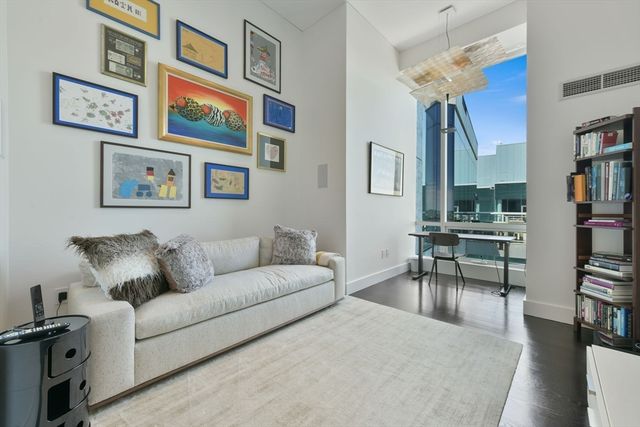 50 Liberty PH-2A, Boston, MA 02210