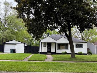 20760 Ridgedale Street, Oak Park, MI 48237