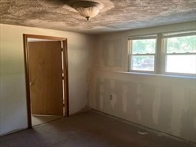 41 West St, Foxboro, MA 02035