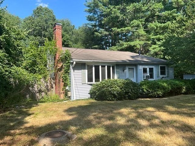 41 West St, Foxboro, MA 02035