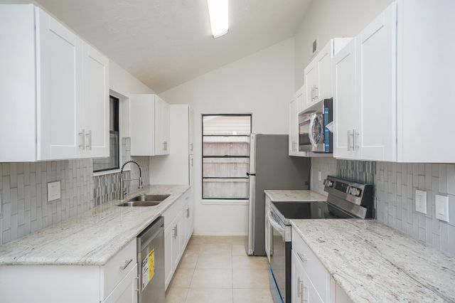 2711 Pheasant Creek Drive, Sugar Land, TX 77498