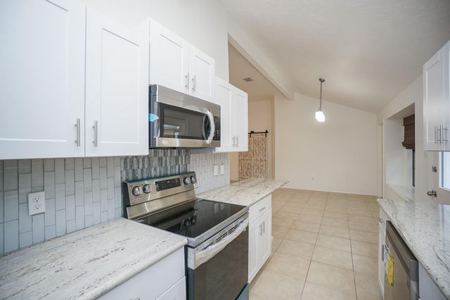 2711 Pheasant Creek Drive, Sugar Land, TX 77498