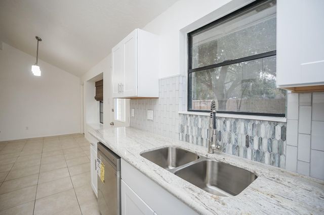 2711 Pheasant Creek Drive, Sugar Land, TX 77498