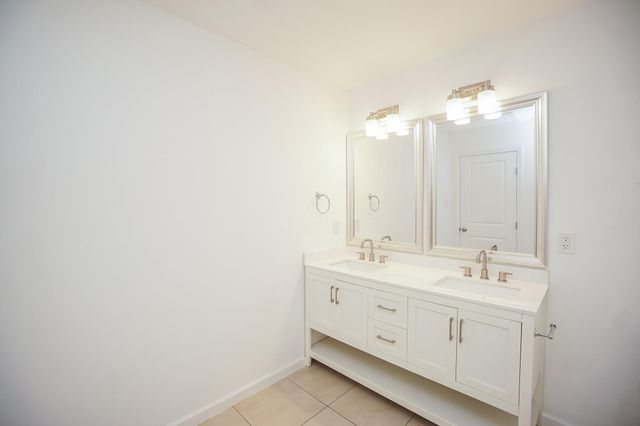 2711 Pheasant Creek Drive, Sugar Land, TX 77498
