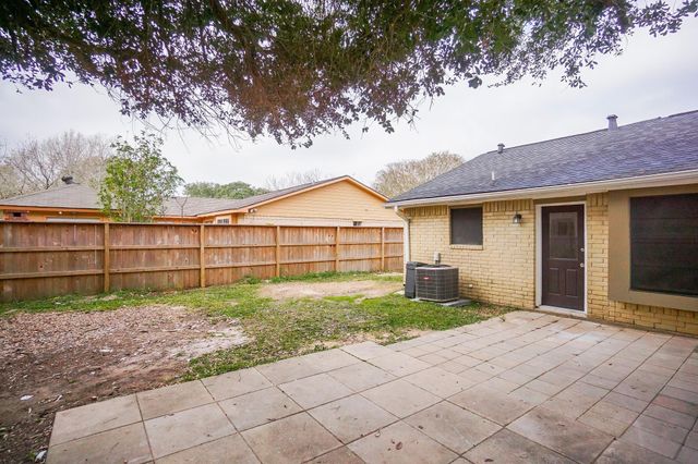 2711 Pheasant Creek Drive, Sugar Land, TX 77498