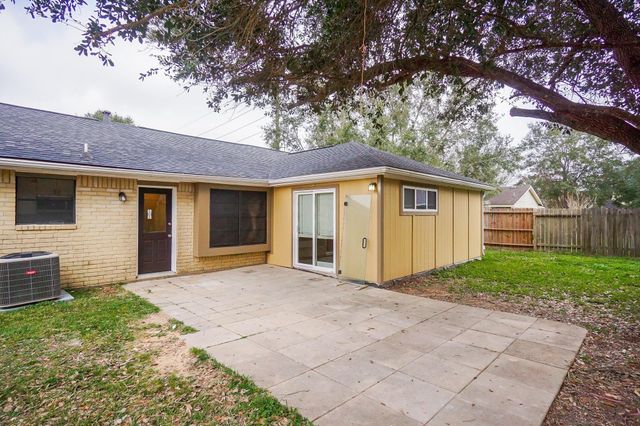 2711 Pheasant Creek Drive, Sugar Land, TX 77498