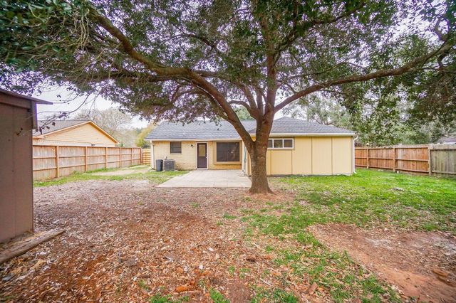 2711 Pheasant Creek Drive, Sugar Land, TX 77498