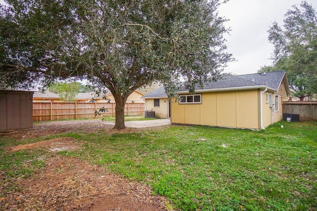 2711 Pheasant Creek Drive, Sugar Land, TX 77498