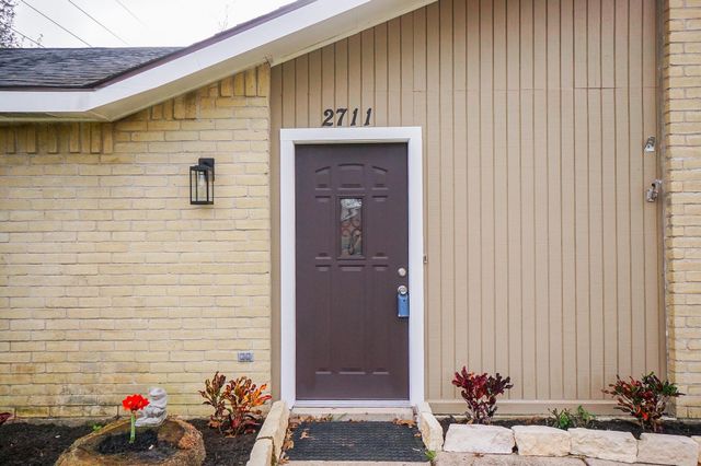 2711 Pheasant Creek Drive, Sugar Land, TX 77498