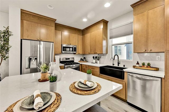 813 S Anaheim Boulevard 101, Anaheim, CA 92805