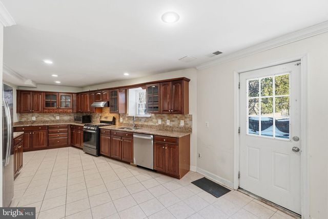 5205 BROOKEWAY DR, Bethesda, MD 20816