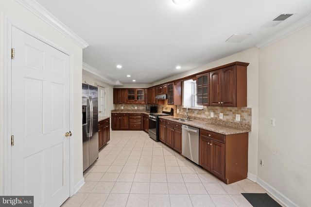 5205 BROOKEWAY DR, Bethesda, MD 20816