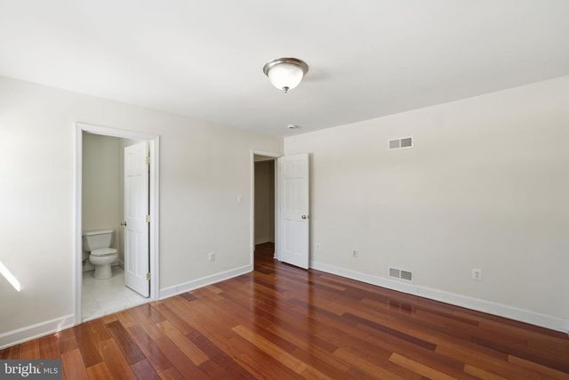 5205 BROOKEWAY DR, Bethesda, MD 20816