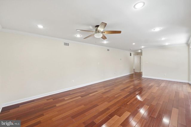 5205 BROOKEWAY DR, Bethesda, MD 20816