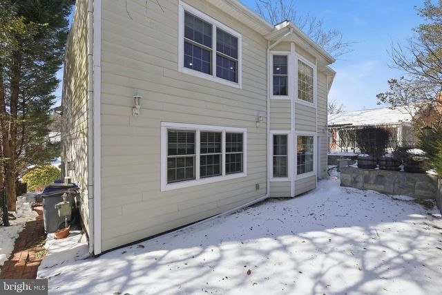 5205 BROOKEWAY DR, Bethesda, MD 20816