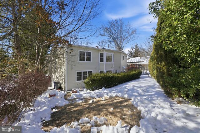 5205 BROOKEWAY DR, Bethesda, MD 20816