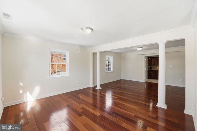 5205 BROOKEWAY DR, Bethesda, MD 20816