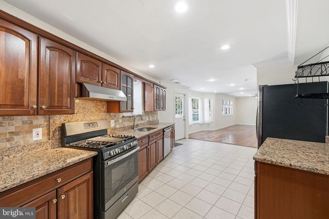 5205 BROOKEWAY DR, Bethesda, MD 20816