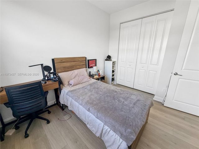 135 NW 209th Trl, Pembroke Pines, FL 33029