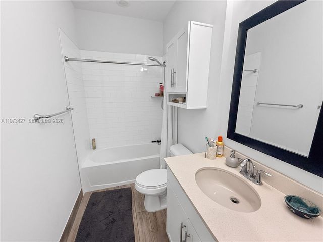 135 NW 209th Trl, Pembroke Pines, FL 33029