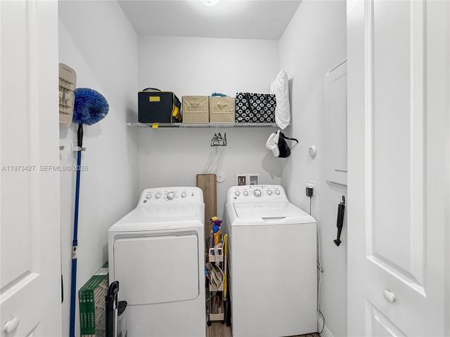 135 NW 209th Trl, Pembroke Pines, FL 33029