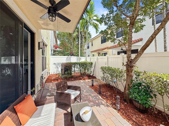 135 NW 209th Trl, Pembroke Pines, FL 33029