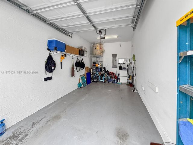 135 NW 209th Trl, Pembroke Pines, FL 33029