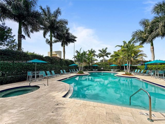 135 NW 209th Trl, Pembroke Pines, FL 33029