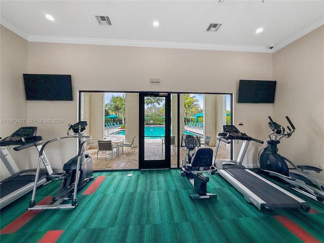 135 NW 209th Trl, Pembroke Pines, FL 33029