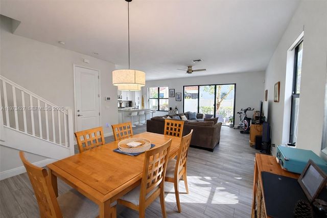 135 NW 209th Trl, Pembroke Pines, FL 33029