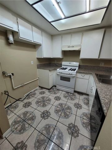 959 S Mountain, Ontario, CA 91762
