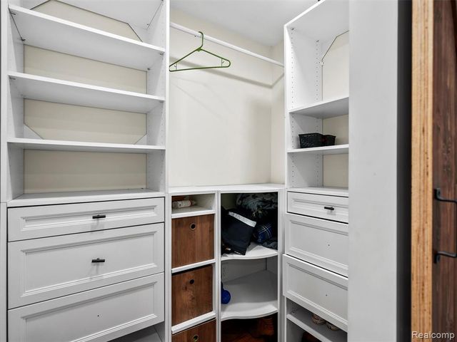 47848 Sonnett Street, Macomb, MI 48042