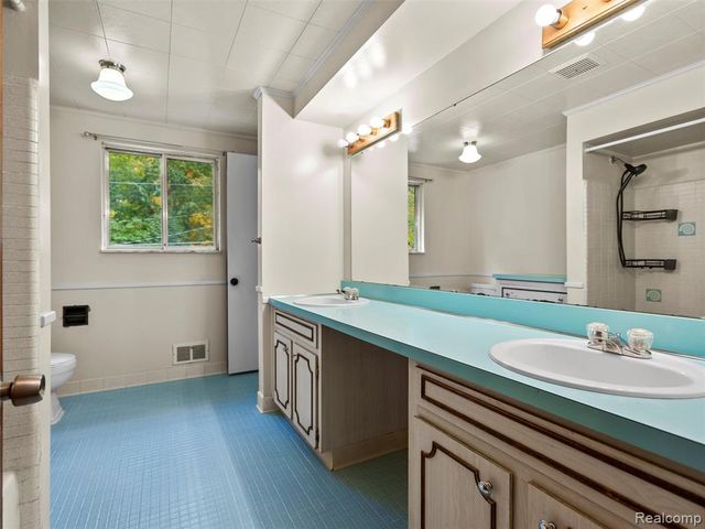 47848 Sonnett Street, Macomb, MI 48042