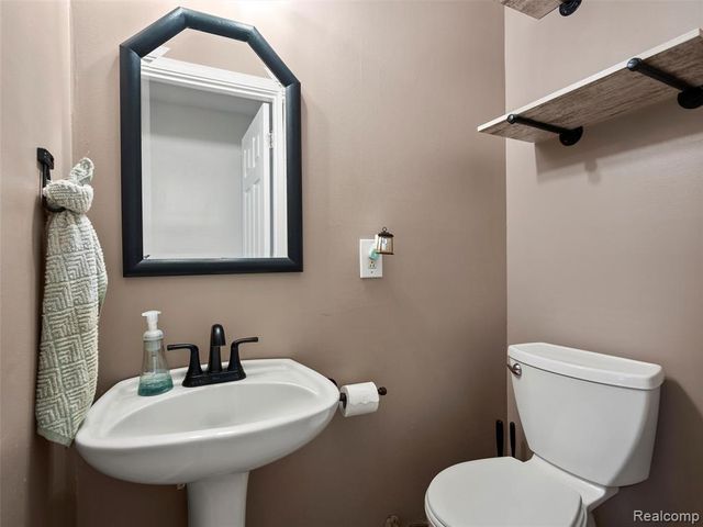 47848 Sonnett Street, Macomb, MI 48042