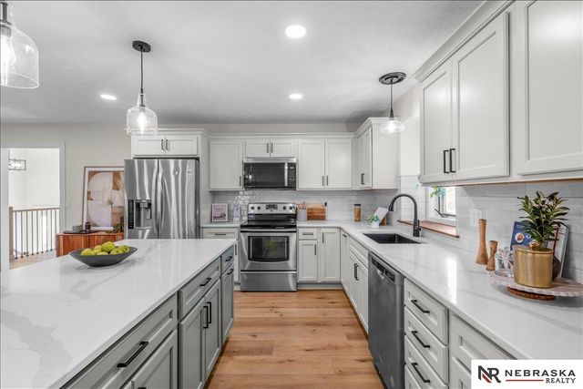 9500 Dawn Drive, Plattsmouth, NE 68048