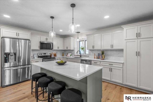 9500 Dawn Drive, Plattsmouth, NE 68048