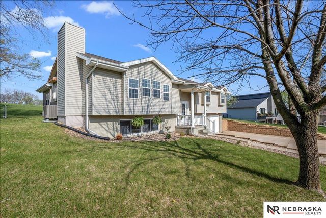 9500 Dawn Drive, Plattsmouth, NE 68048