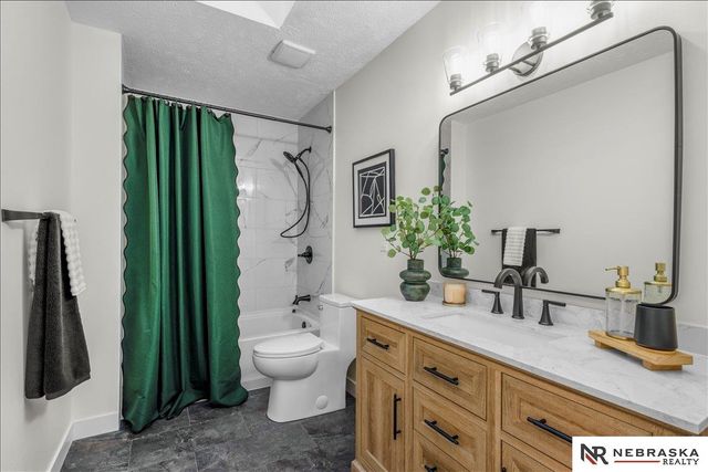 9500 Dawn Drive, Plattsmouth, NE 68048