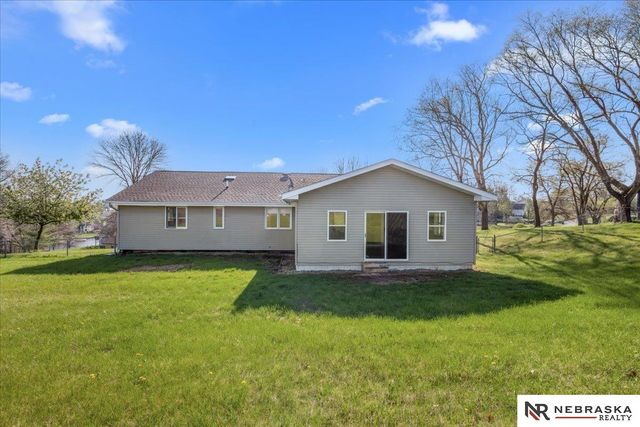 9500 Dawn Drive, Plattsmouth, NE 68048